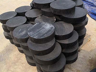 武邑县板式橡胶支座由若干层橡胶片与薄钢板经加压硫化